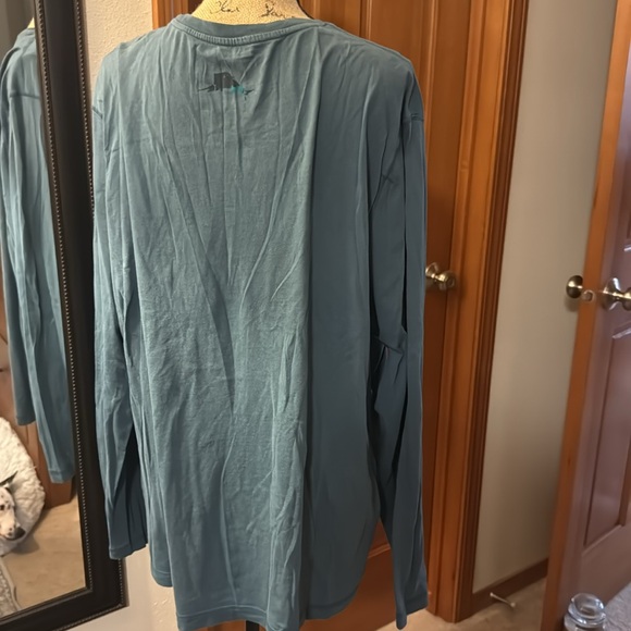 Tommy Bahama Relax unisex Long sleeve T - Picture 3 of 6